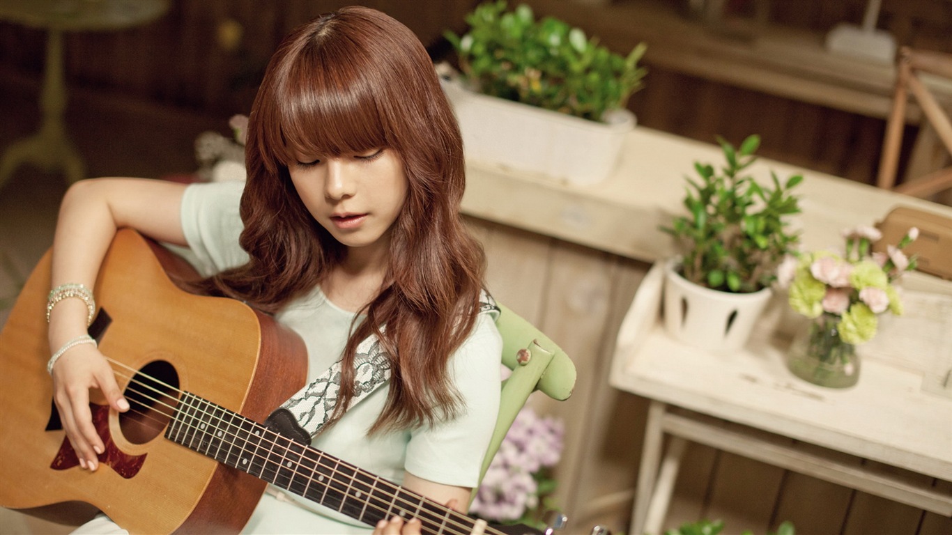 JUNIEL Korea krásné HD tapety na plochu dívky #7 - 1366x768