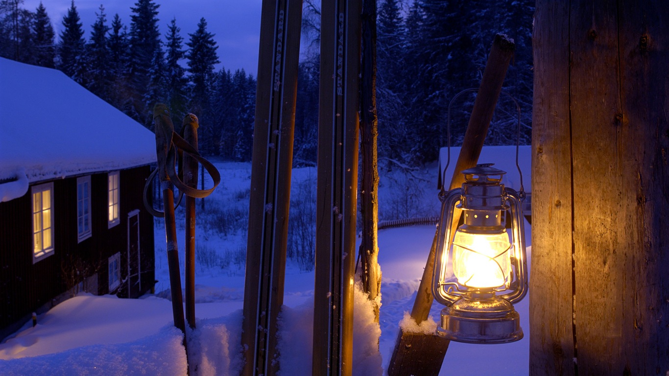 Windows 8 Theme HD Wallpapers: Winter snow night #10 - 1366x768