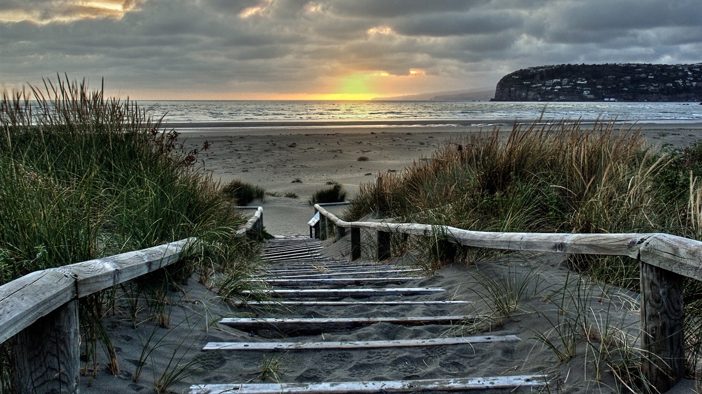 Windows 8 主題壁紙：海灘的日出日落美景 #12 - 1366x768