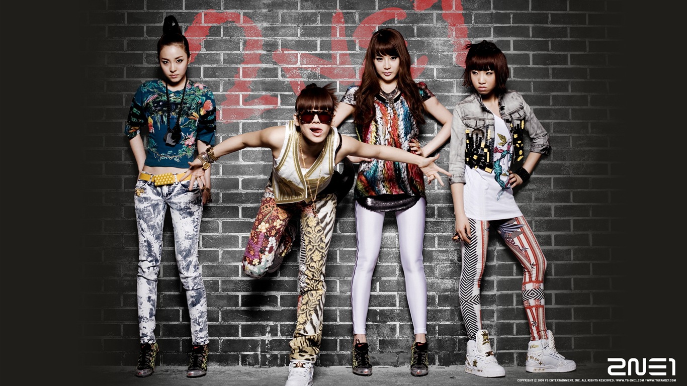 Korean music girls skupina 2NE1 HD tapety na plochu #1 - 1366x768