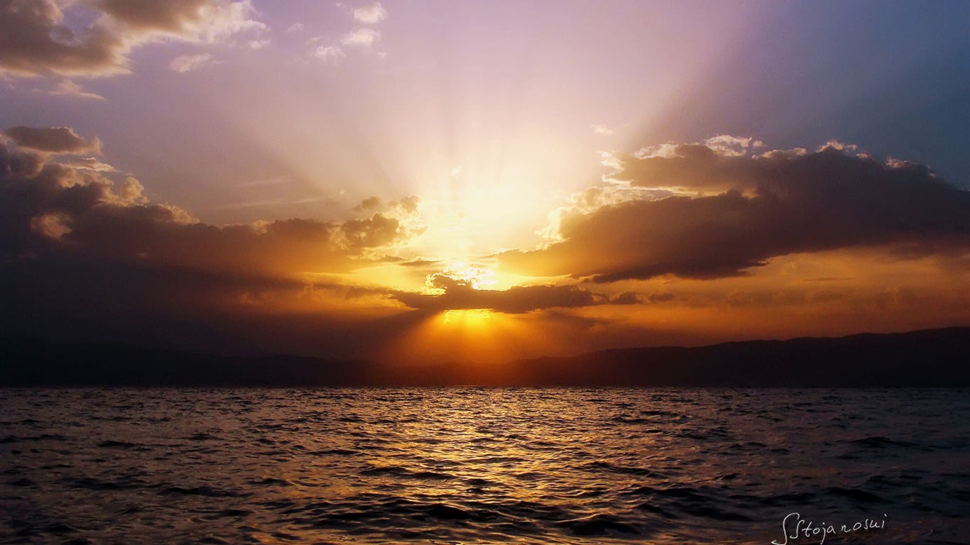 Po západu slunce, Lake Ohrid, Windows 8 téma HD Tapety na plochu #7 - 1366x768