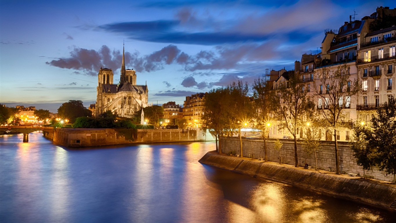 Notre-Dame d'écran HD #1 - 1366x768