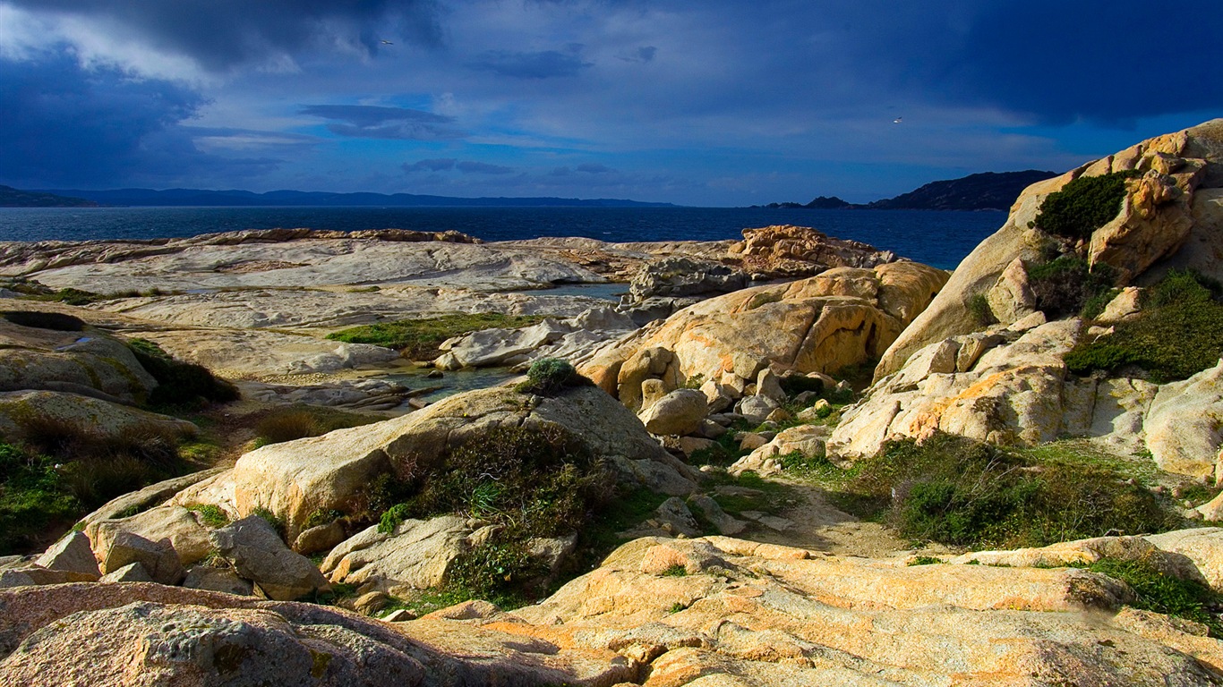 美丽的山川，湖泊，森林，Windows 8 主题高清壁纸16 - 1366x768