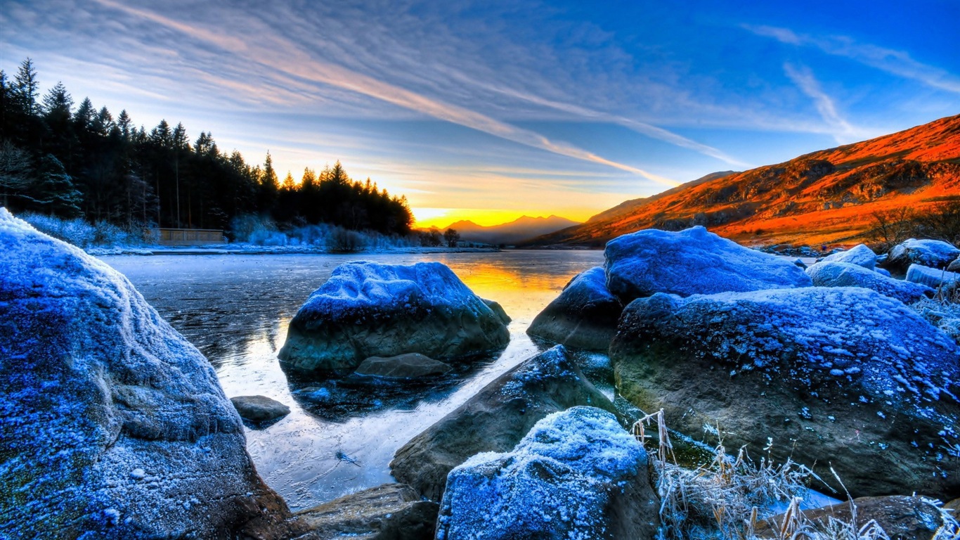 火山湖泊風景 高清壁紙 #1 - 1366x768