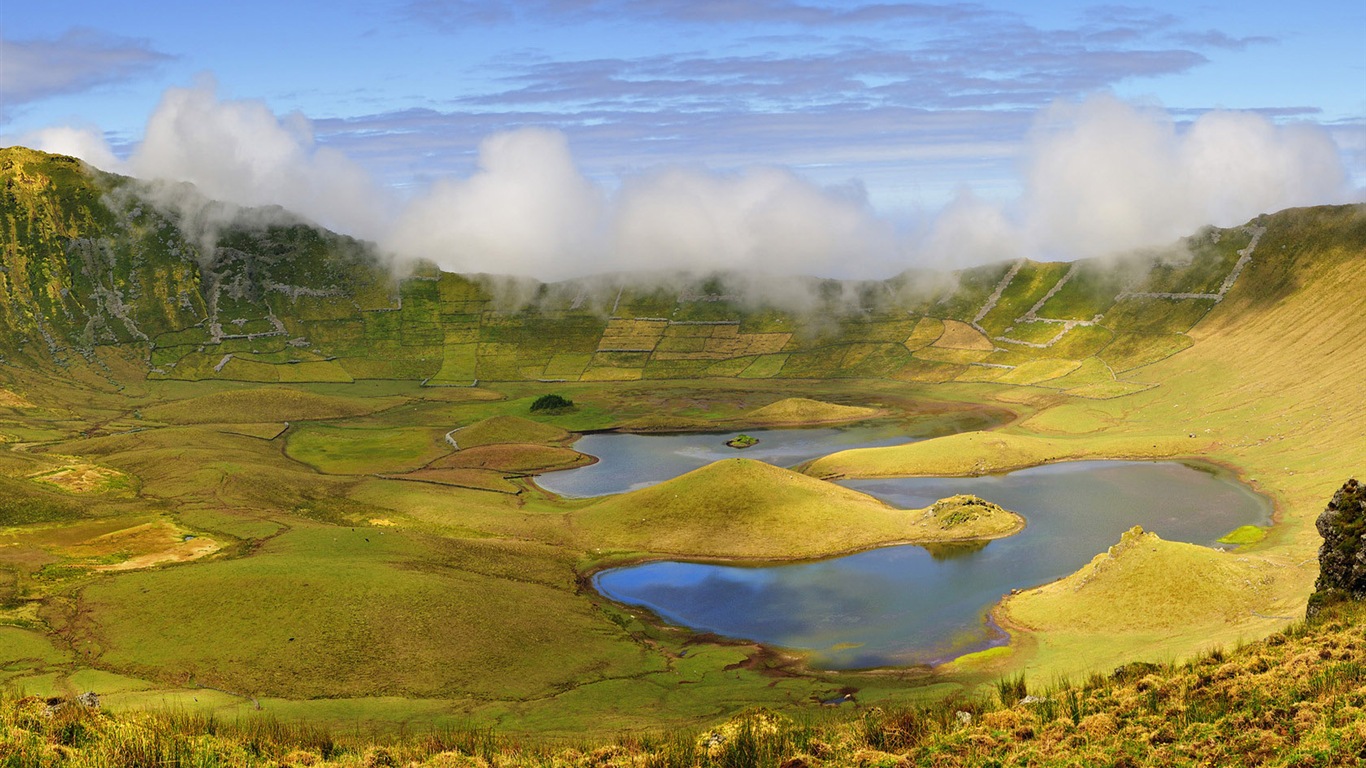 Volcanic lake landscape HD wallpapers #7 - 1366x768