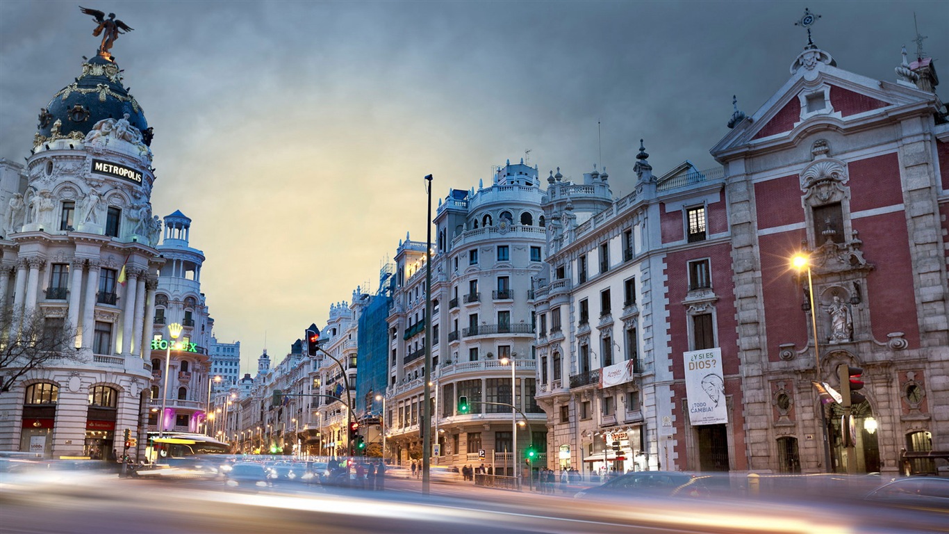 Hlavní město Španělska Madrid, městské scenérie HD Tapety na plochu #1 - 1366x768