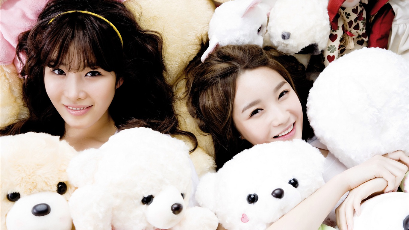 Davichi, duo de groupe coréen de fille, fonds d'écran HD #1 - 1366x768