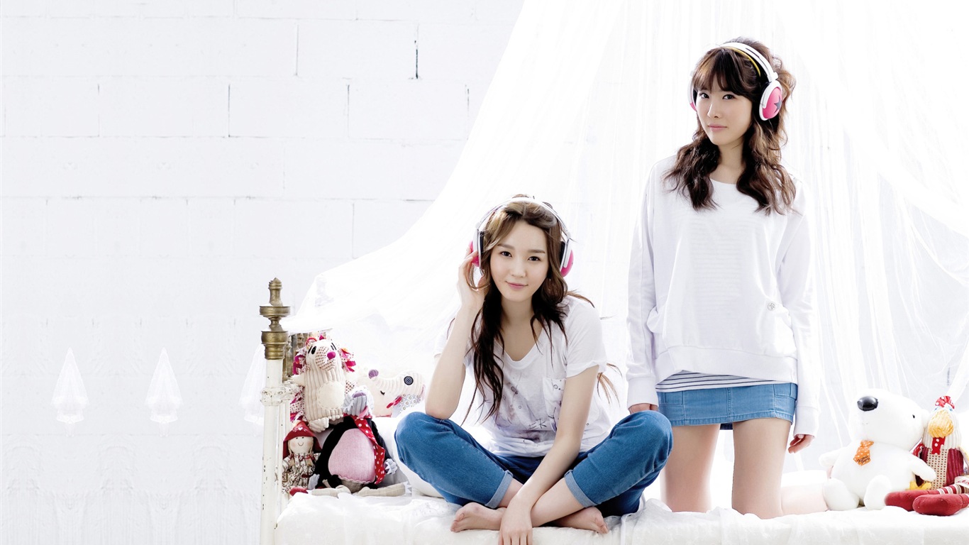 Davichi, duo de groupe coréen de fille, fonds d'écran HD #5 - 1366x768