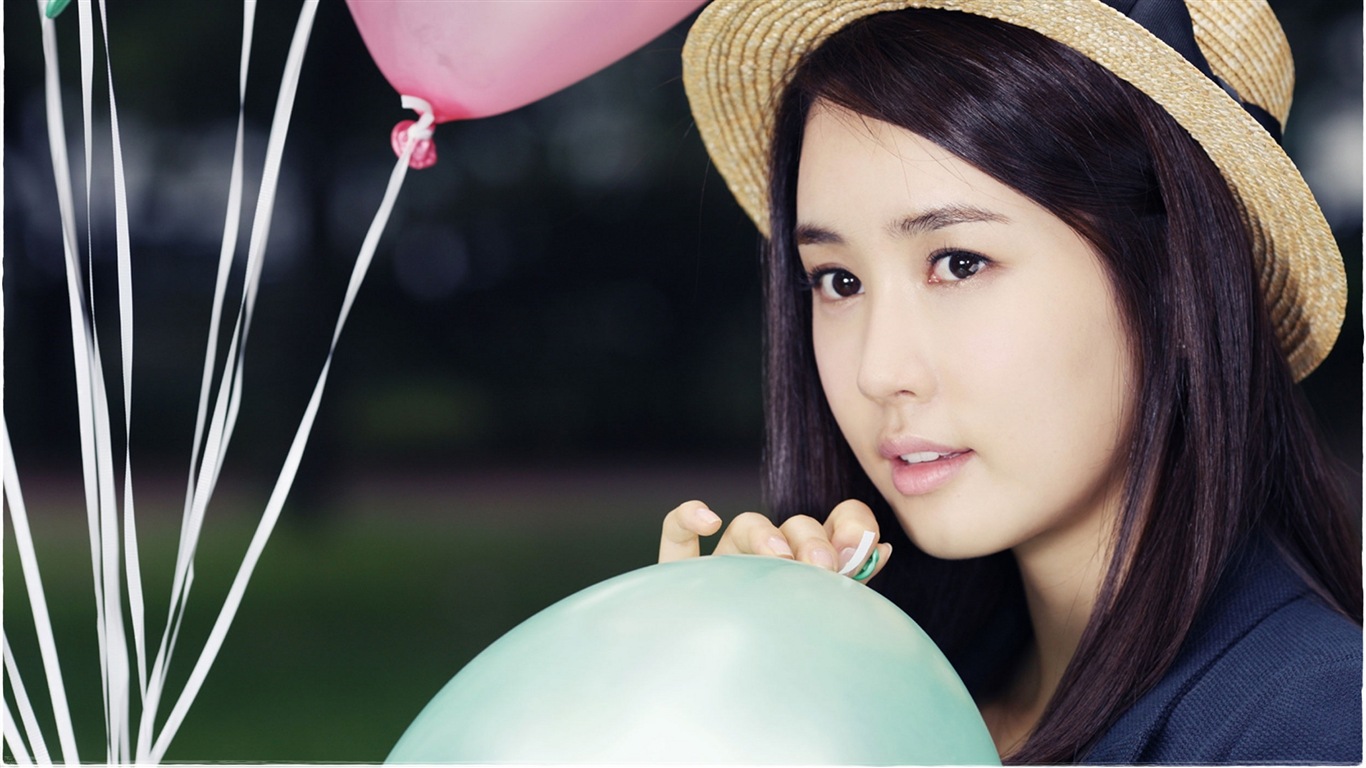 Korean beautiful girl, Lee Da Hae, HD wallpapers #17 - 1366x768