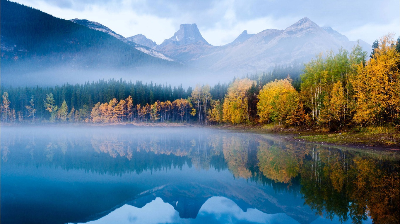 El agua y los árboles en otoño fondos de pantalla HD #1 - 1366x768