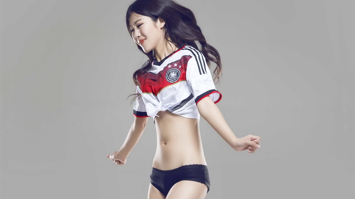 32 World Cup dresy, fotbalové dítě krásné dívky HD Tapety na plochu #5 - 1366x768