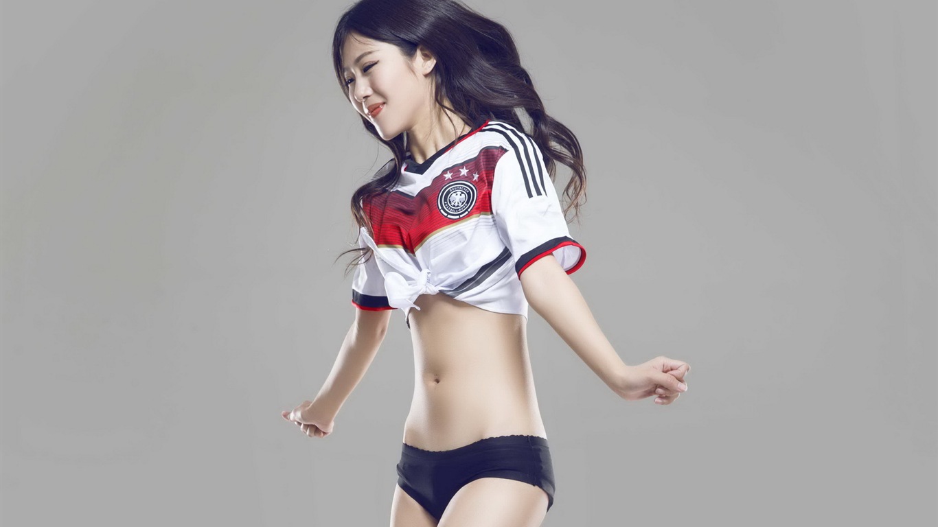 世界杯32強球衣，美女足球寶貝高清壁紙 #5 - 1366x768