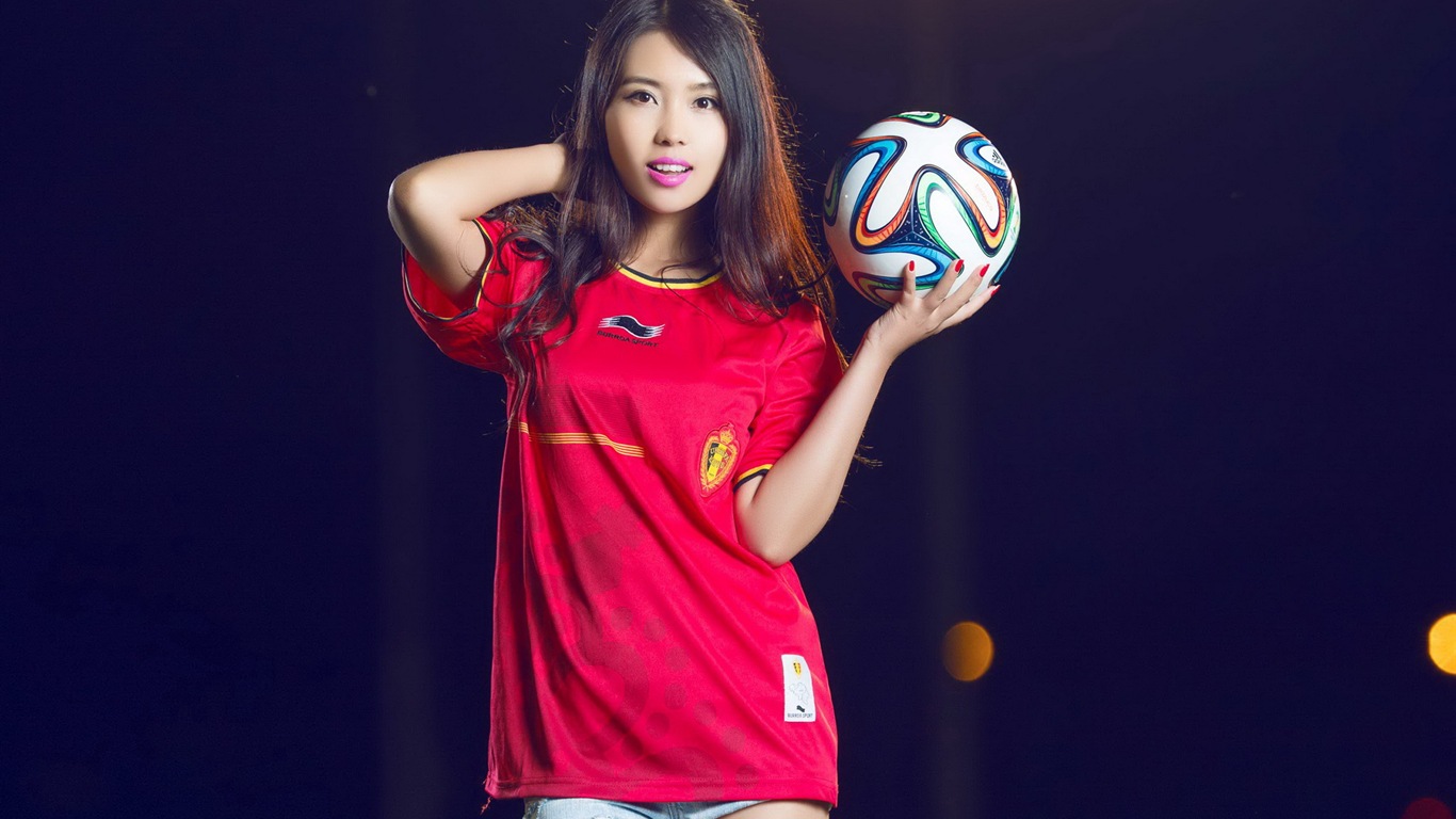 32 camisetas de la Copa del Mundo de fútbol, bebé wallpapers hermosas chicas HD #31 - 1366x768