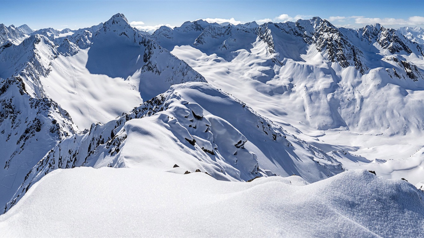 Belle neige froide d'hiver, de Windows 8 fonds d'écran widescreen panoramique #8 - 1366x768