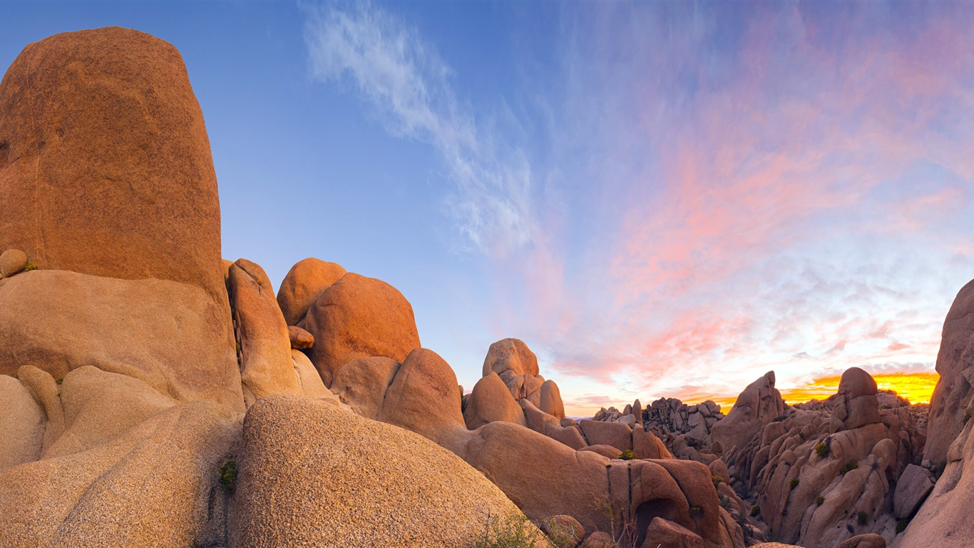 Hot and arid deserts, Windows 8 panoramic widescreen wallpapers #2 - 1366x768