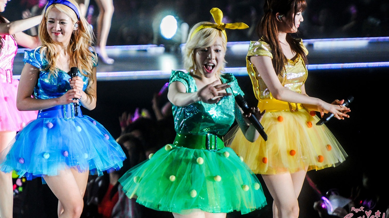 Girls Generation SNSD Girls & Frieden Japan Tour HD Wallpaper #18 - 1366x768