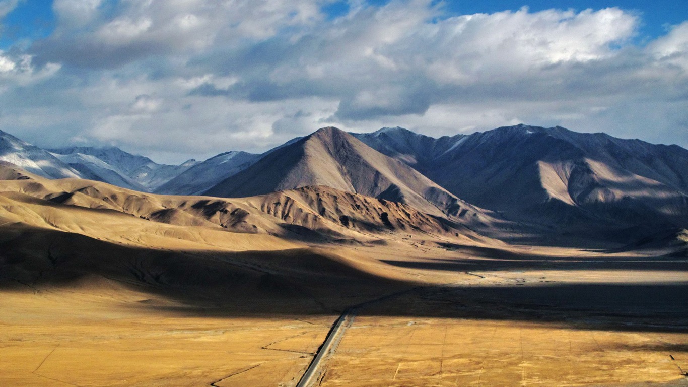 Pamir beaux fonds d'écran paysage HD #9 - 1366x768