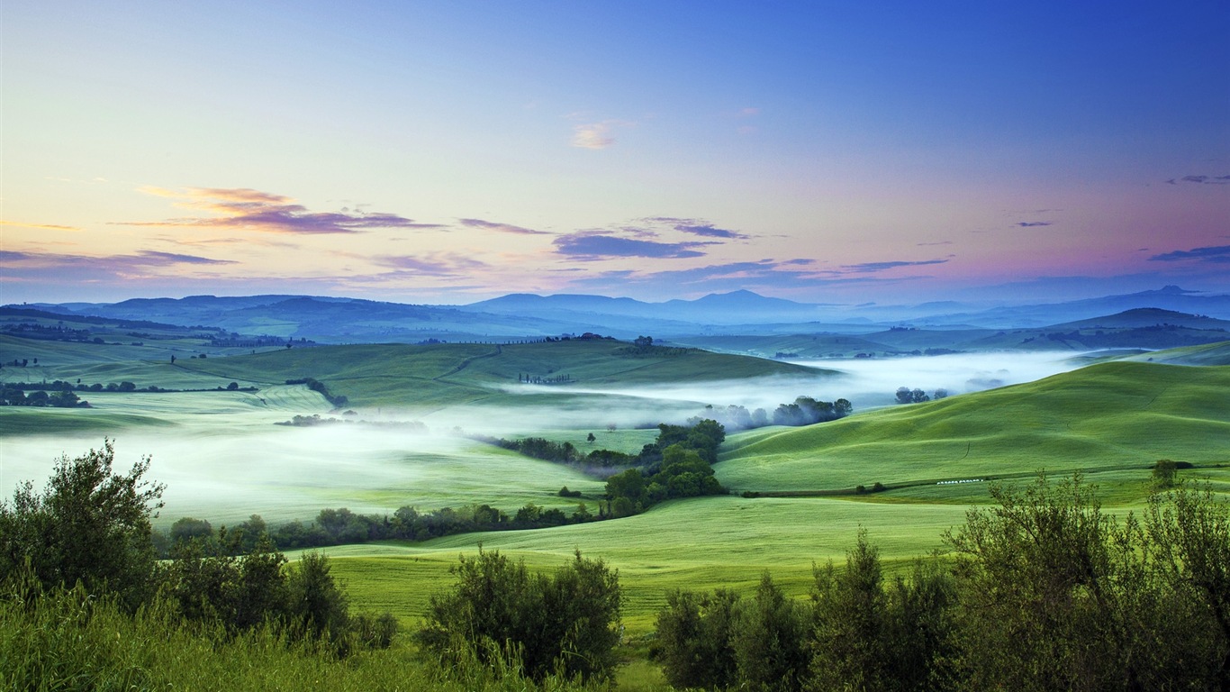 Paysage brumeux matin, Windows 8 écran thème #11 - 1366x768