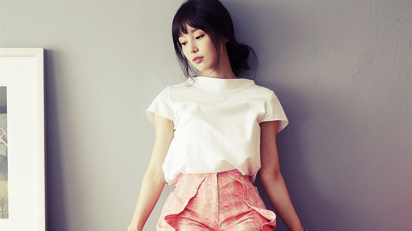 南奎丽-韩国美女歌手写真壁纸预览 | 10wallpaper.com