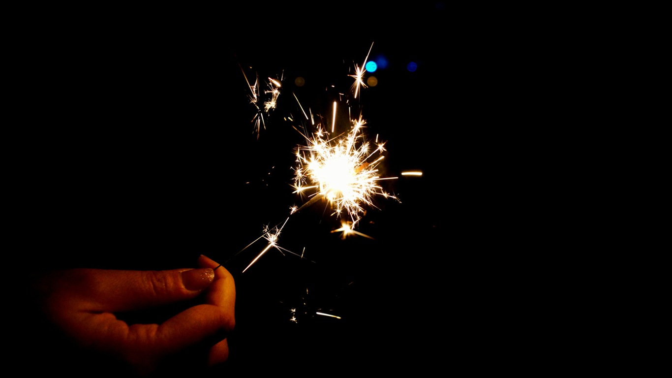 La belleza del cielo nocturno, fuegos artificiales hermosos fondos de pantalla #22 - 1366x768