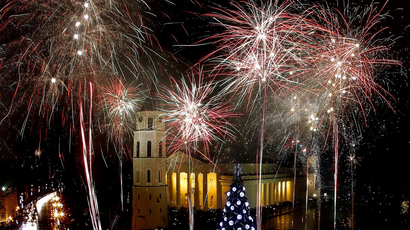 La belleza del cielo nocturno, fuegos artificiales hermosos fondos de pantalla #29 - 1366x768