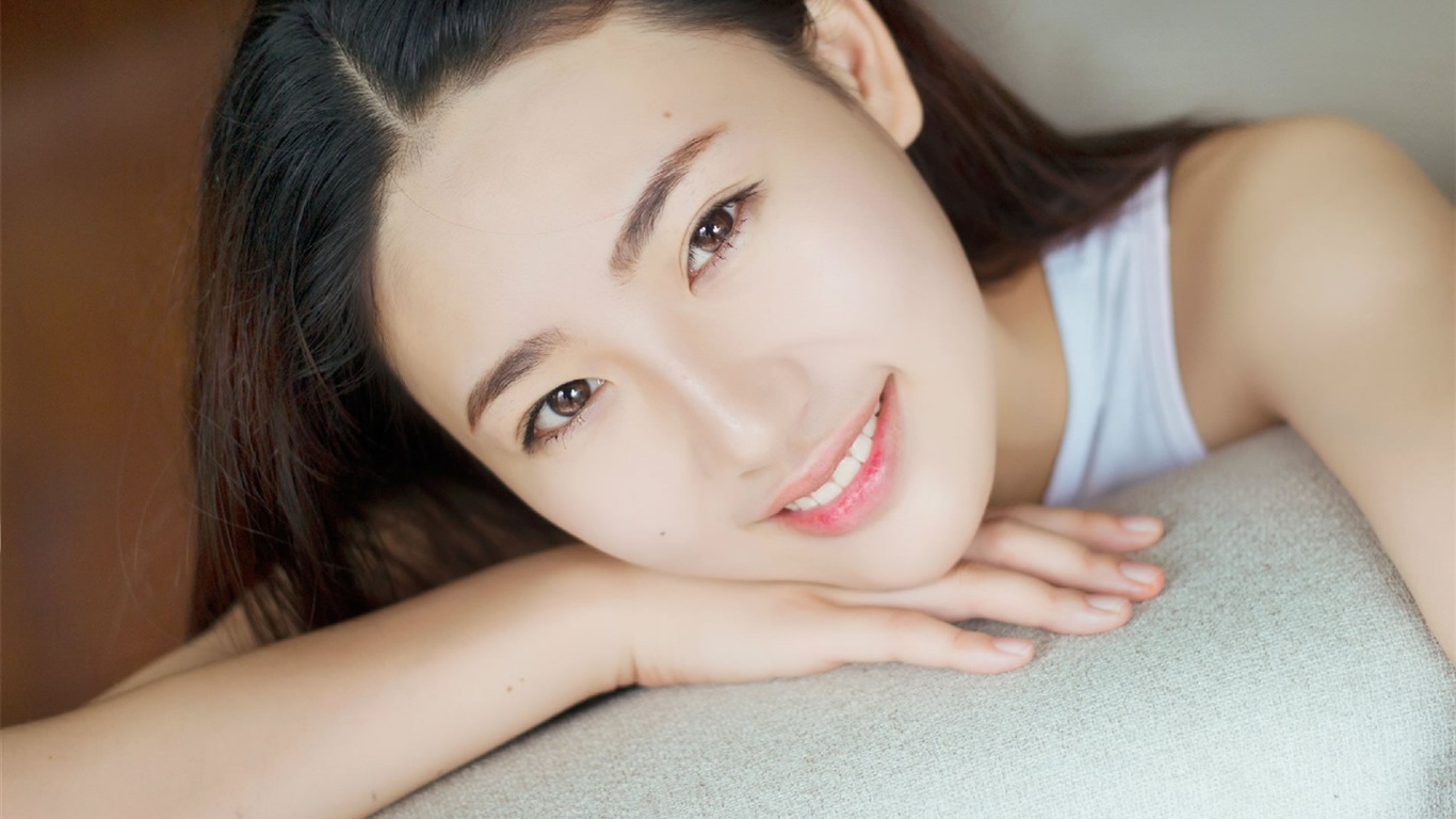 Čisté a krásné asijské dívky HD tapety na plochu #15 - 1366x768
