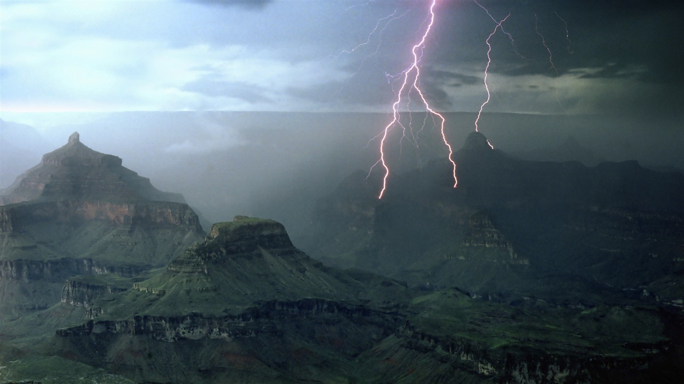 Lightning Thunder HD tapety na plochu #10 - 1366x768