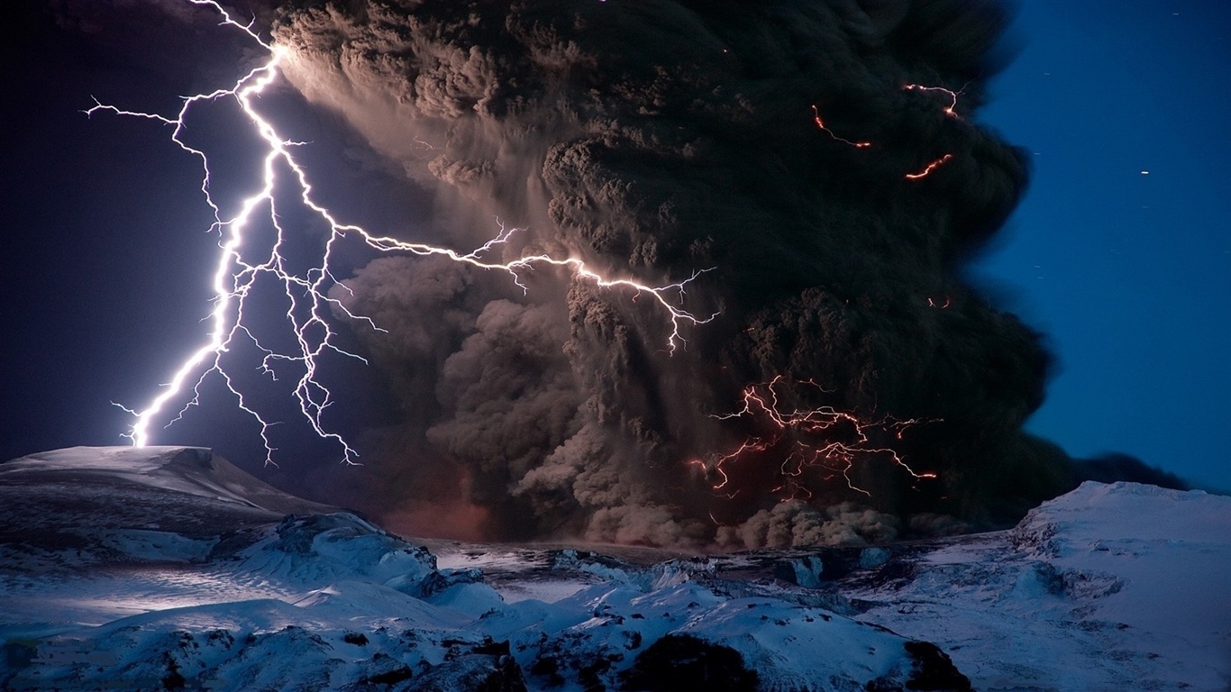 Lightning Thunder HD tapety na plochu #16 - 1366x768