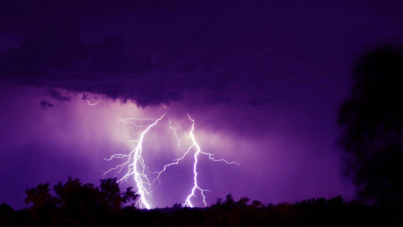 Lightning thunder HD wallpapers #20 - 1366x768