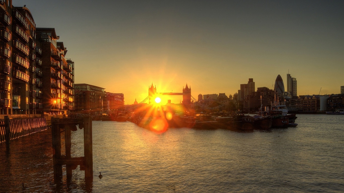 Pier and bridge HD wallpapers #18 - 1366x768