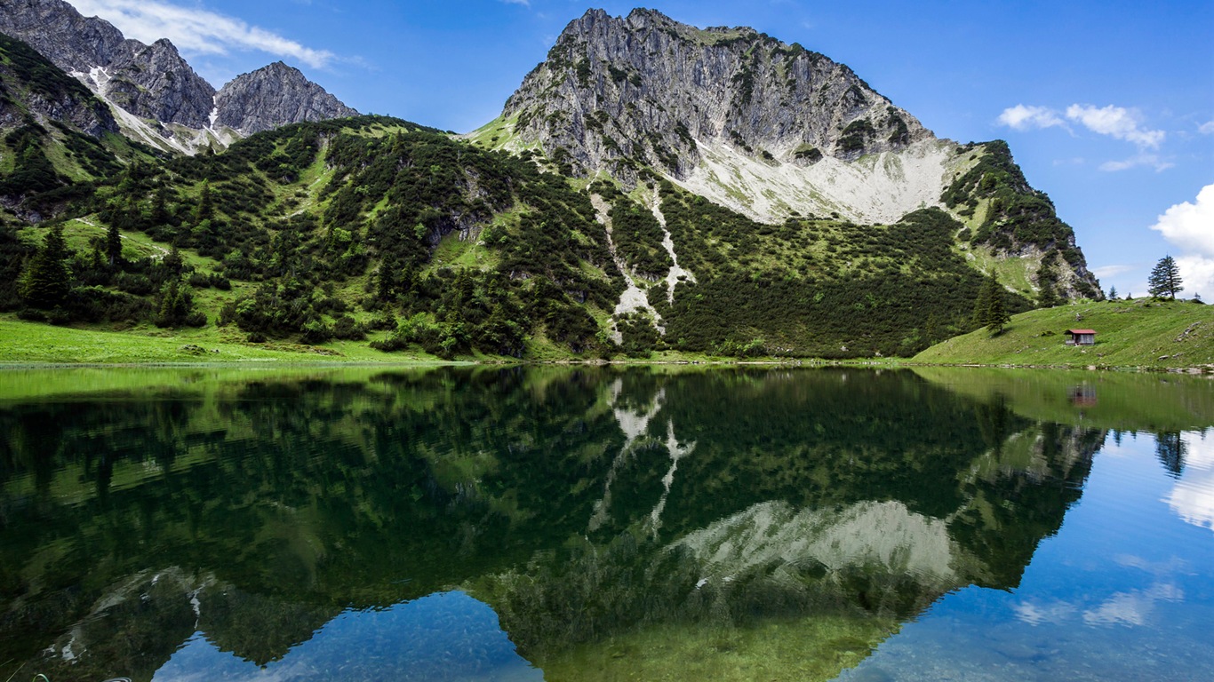 Lago tranquilo con la reflexión del agua, fondos de pantalla de Windows 8 HD #4 - 1366x768