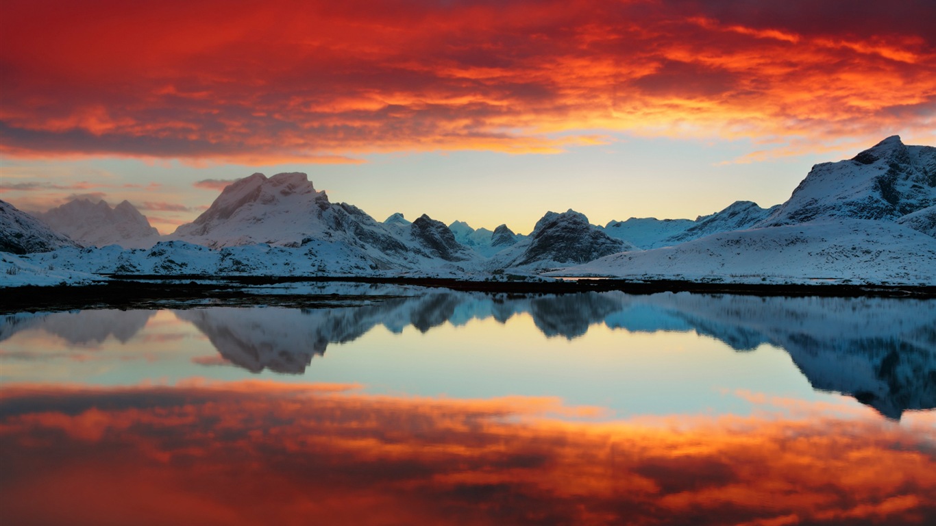 Lac calme avec la réflexion de l'eau, de Windows 8 fonds d'écran HD #9 - 1366x768