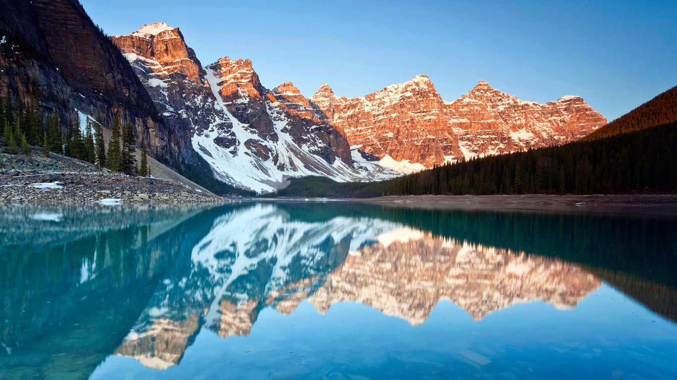 Lac calme avec la réflexion de l'eau, de Windows 8 fonds d'écran HD #10 - 1366x768