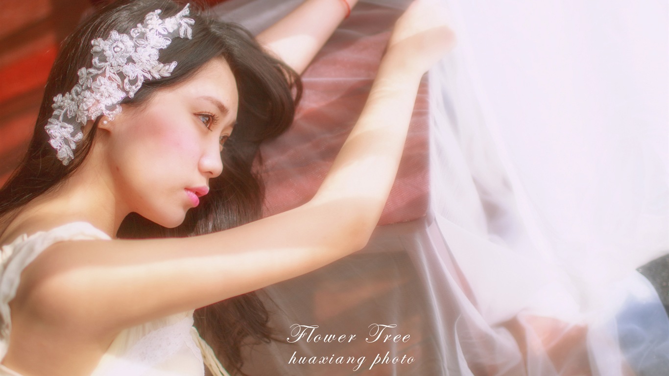 含情脈脈的女孩 高清壁紙 #8 - 1366x768