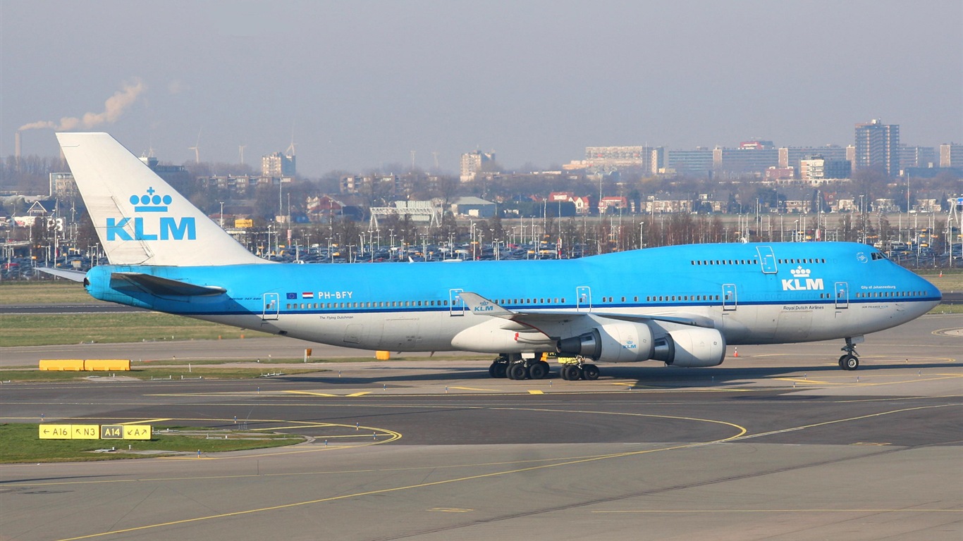 Boeing fondos de pantalla de alta definición 747 airlines #2 - 1366x768