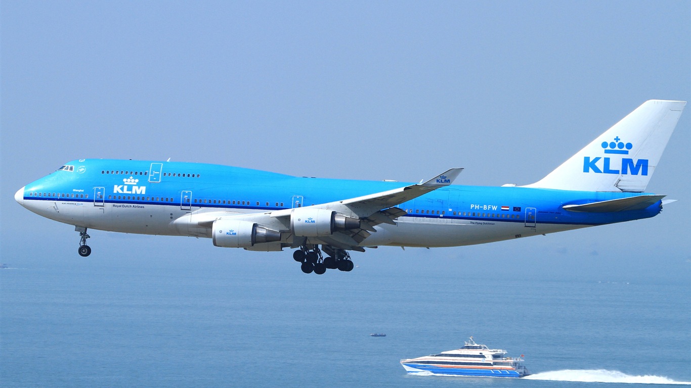 Boeing 747 dopravní letadlo HD tapety na plochu #4 - 1366x768