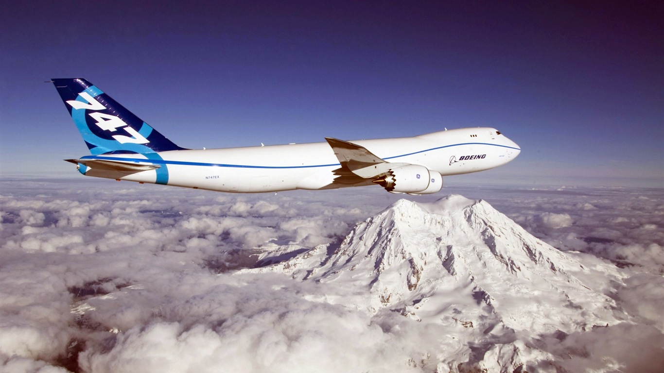 Boeing 747 dopravní letadlo HD tapety na plochu #9 - 1366x768