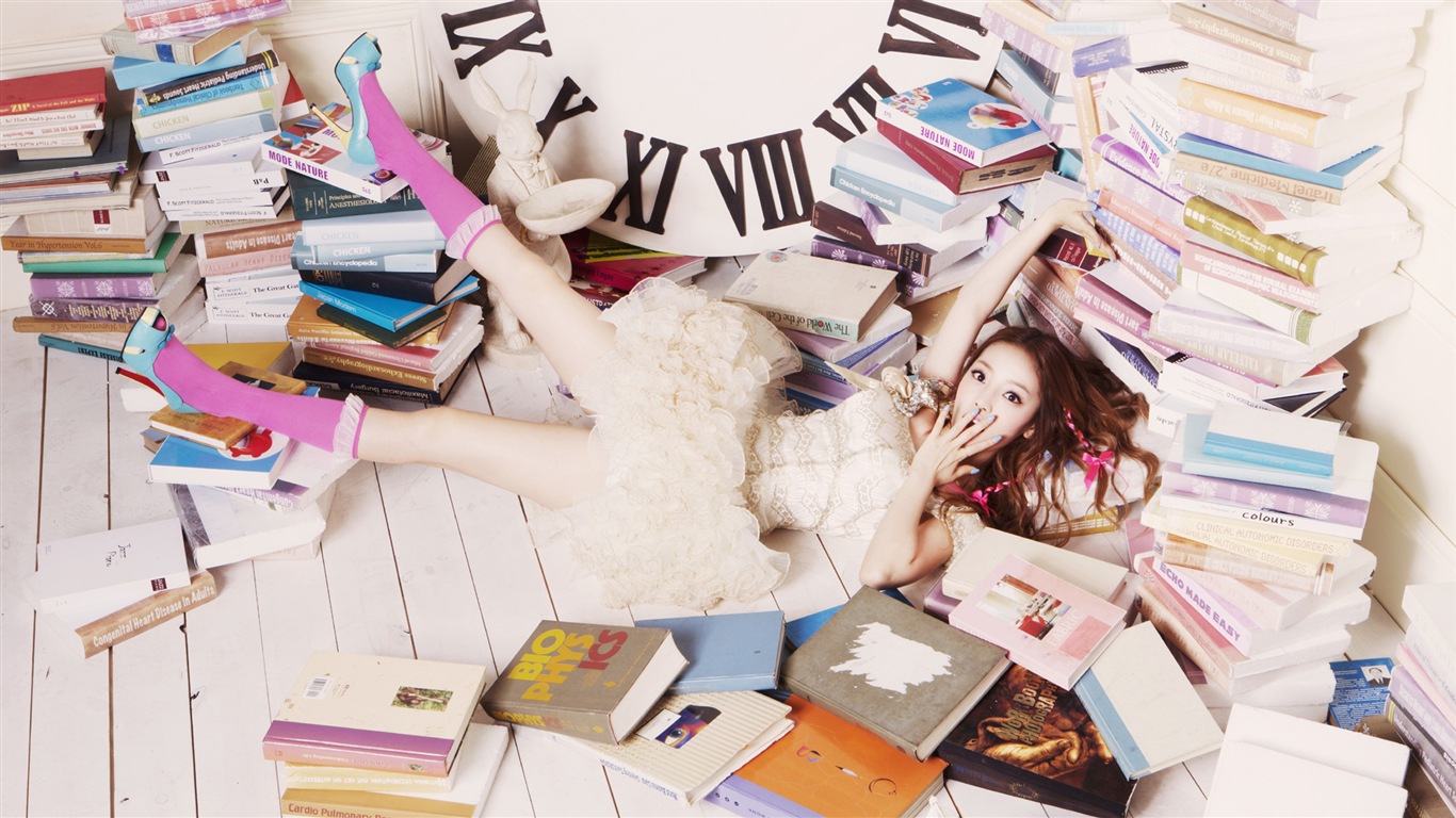 Korean girl music group, KARA HD wallpapers #8 - 1366x768