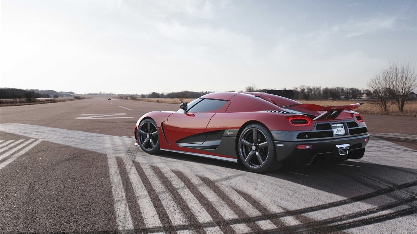 Koenigsegg superauto HD tapety na plochu #7 - 1366x768