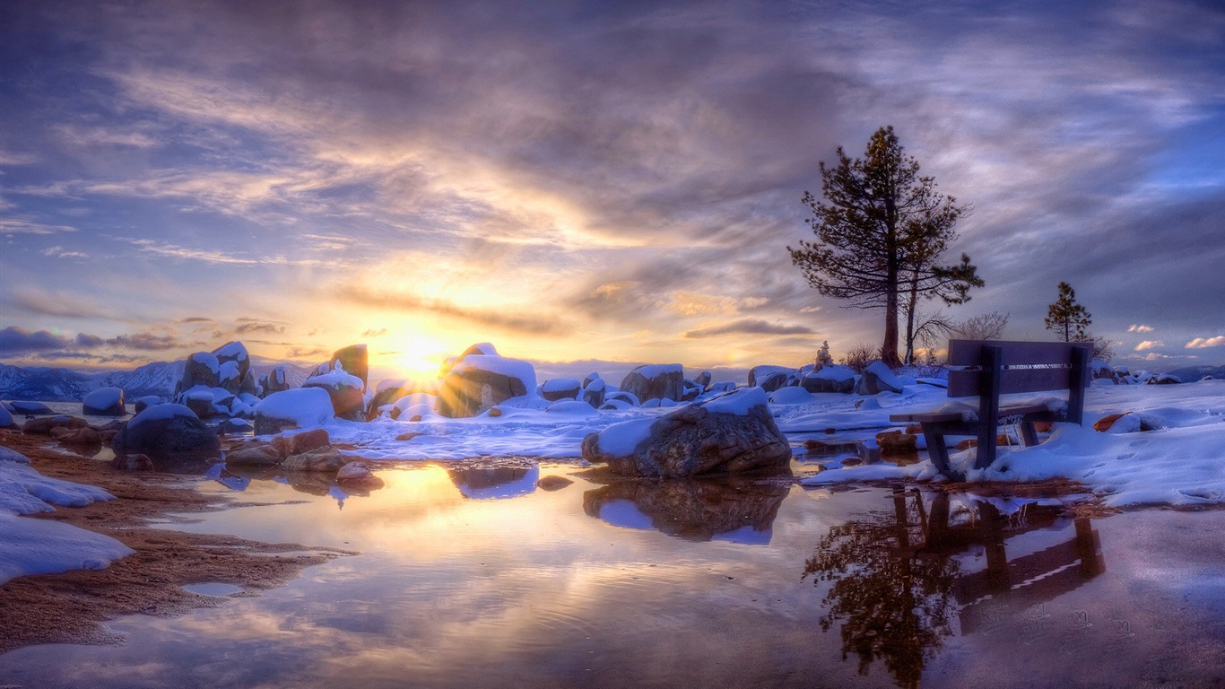 冬天的雪景，山，湖，樹木，道路高清壁紙 #10 - 1366x768