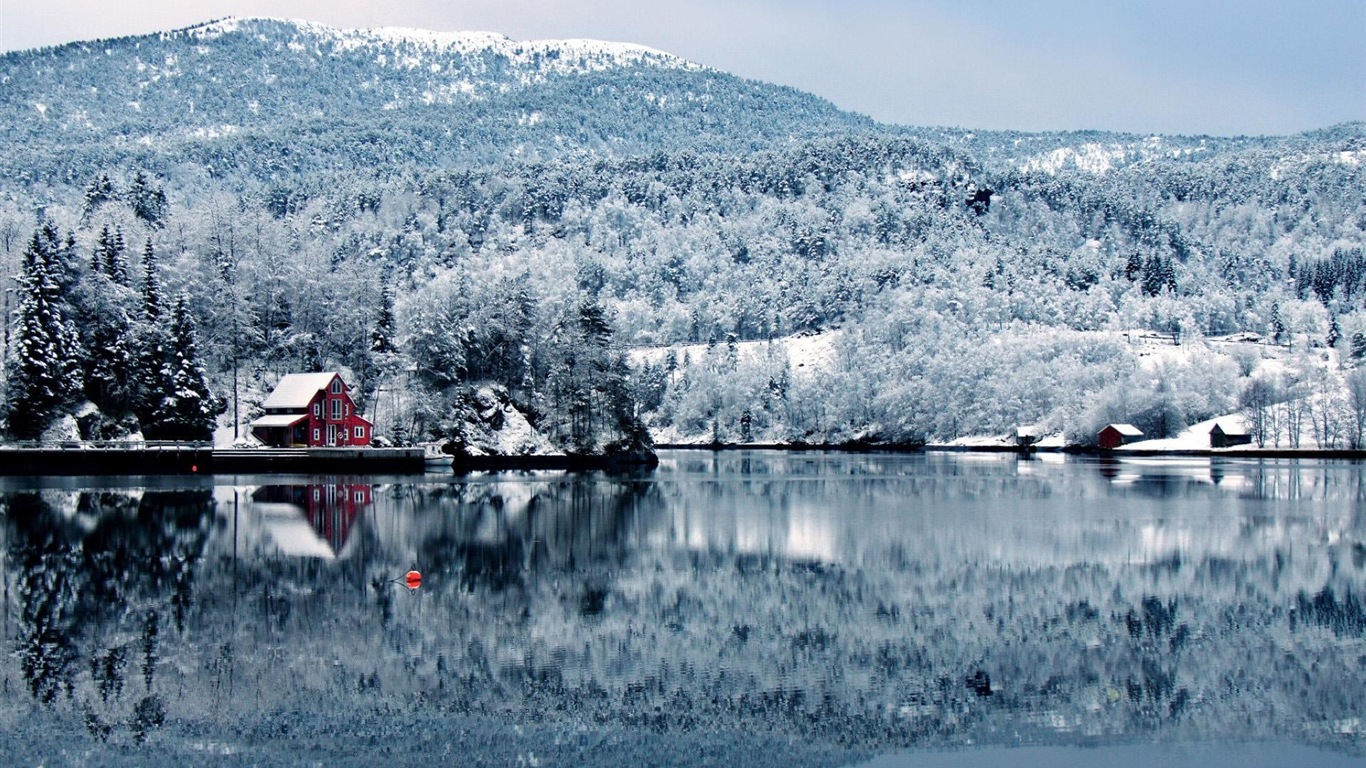 Zima, sníh, hory, jezera, stromy, silnice HD tapety na plochu #11 - 1366x768