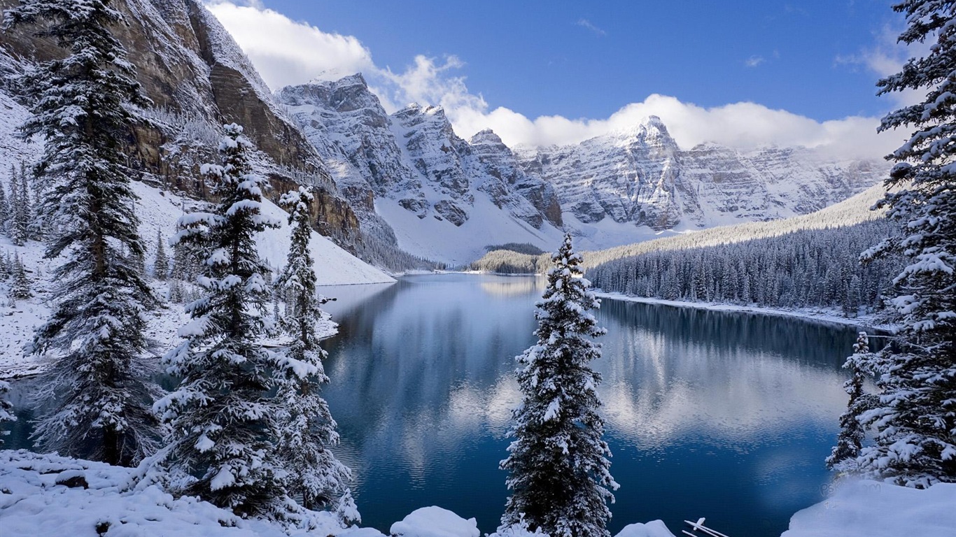 冬天的雪景，山，湖，树木，道路 高清壁纸12 - 1366x768