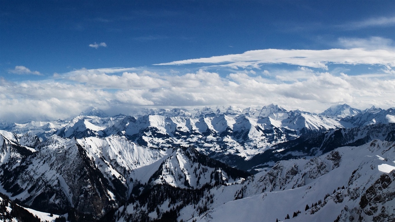 Hiver, neige, montagnes, lacs, arbres, routes fonds d'écran HD #18 - 1366x768