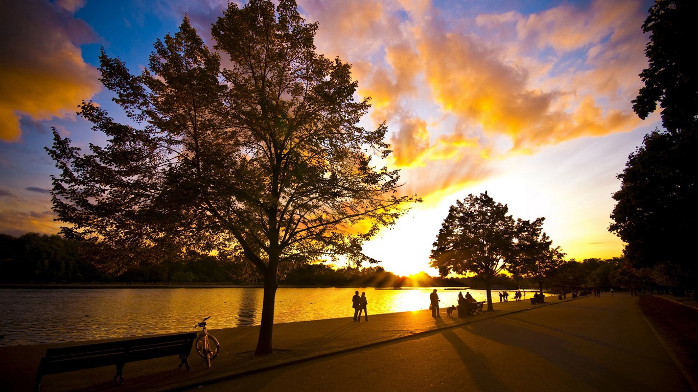 Coucher de soleil, ciel, mer, fonds d'écran HD de paysages naturels #16 - 1366x768