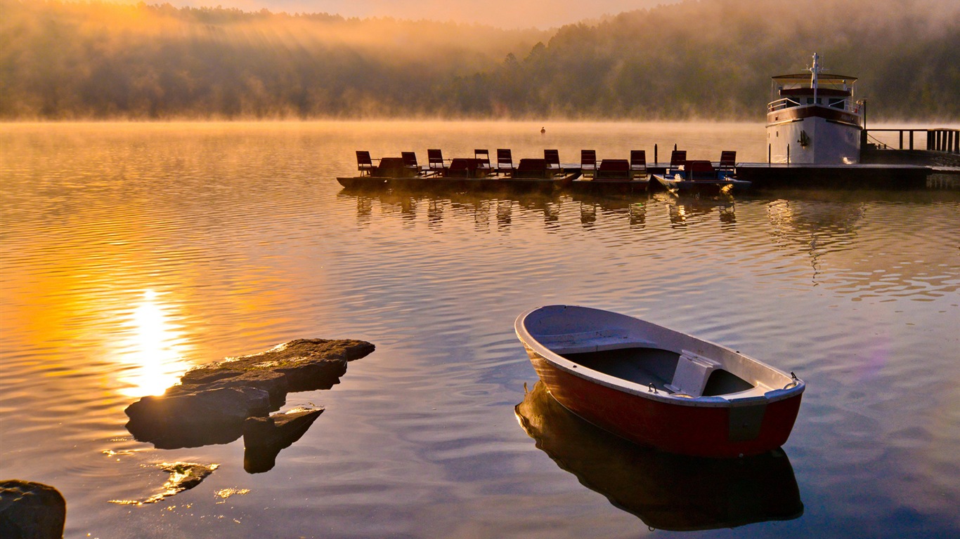 Lake Baikal in Russia, scenery HD wallpapers #1 - 1366x768