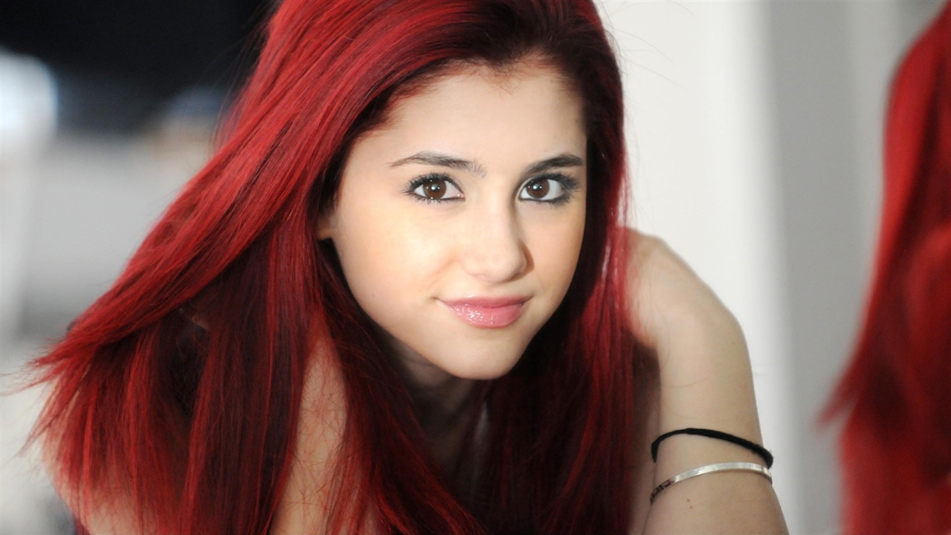 Ariana Grande HD tapety na plochu #19 - 1366x768