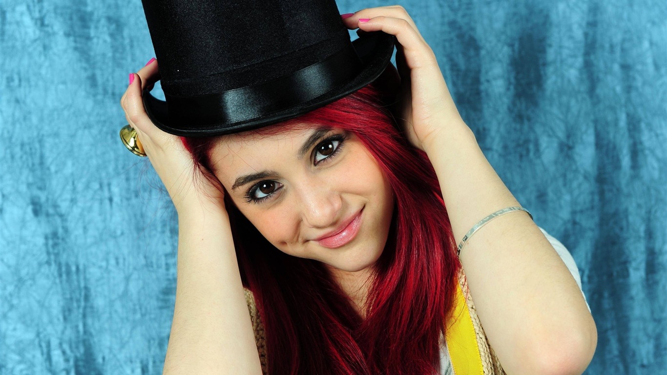 Ariana Grande HD tapety na plochu #20 - 1366x768