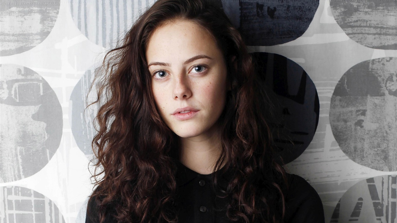 Fonds d'écran HD Kaya Scodelario #17 - 1366x768