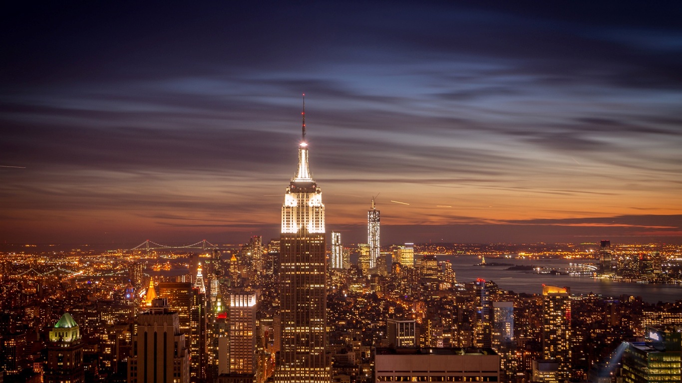 Empire State Building à New York, ville la nuit fonds d'écran HD #13 - 1366x768