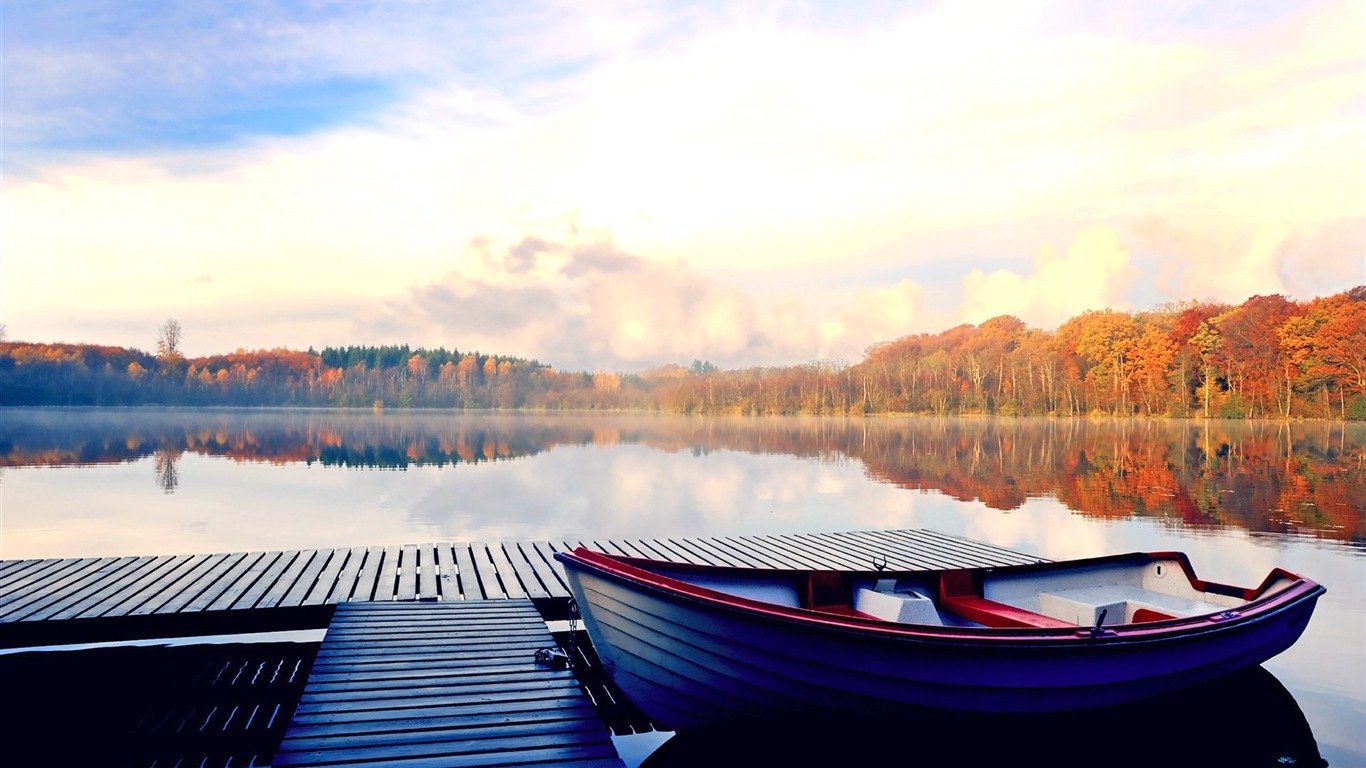 Berge Wasser Wolken Natur Landschaft HD Wallpaper #15 - 1366x768